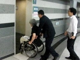 제8회 국제장애인기능올림픽대회 조직위원회가 19일 자문위원들과 대회장인 aT센터의 편의시설을 최종점검하고 있다. ⓒ한국장애인고용공단