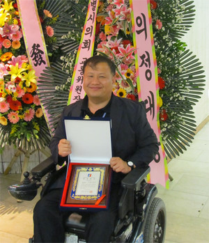 이상호 서울시의원이 의정대상을 수상한 뒤 기념촬영을 갖고 있다. ⓒ이상호 의원실