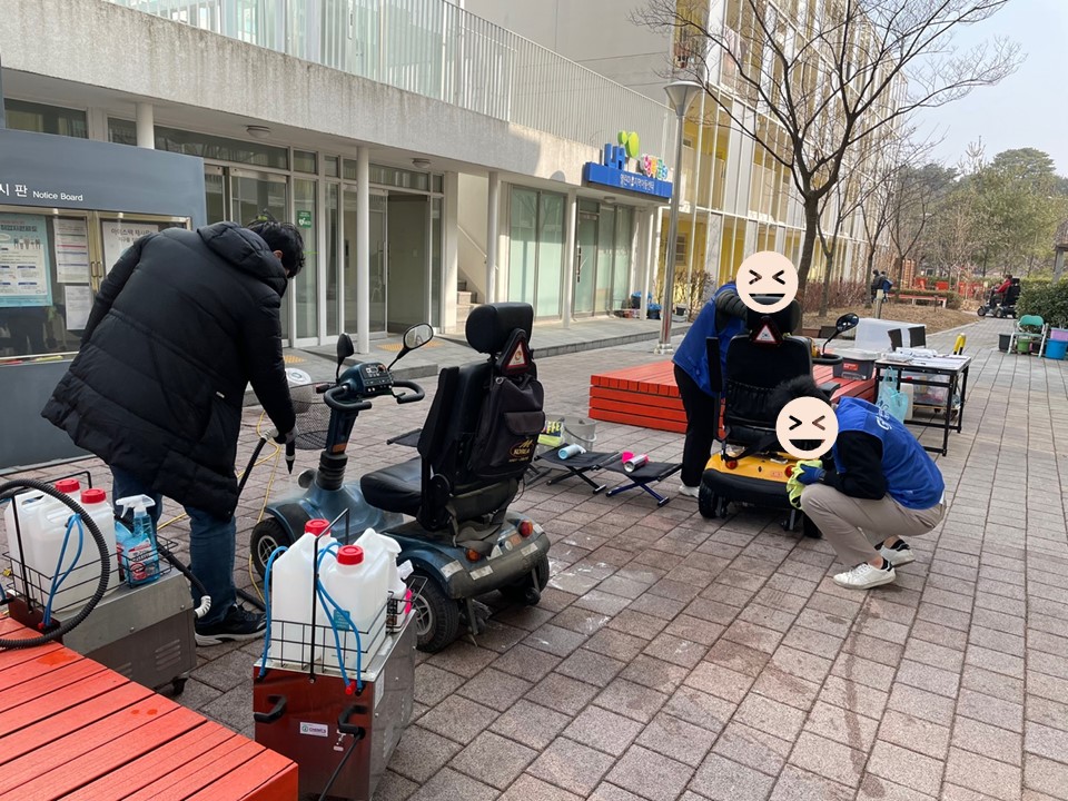 보조기기 스팀 세척 및 물기 제거